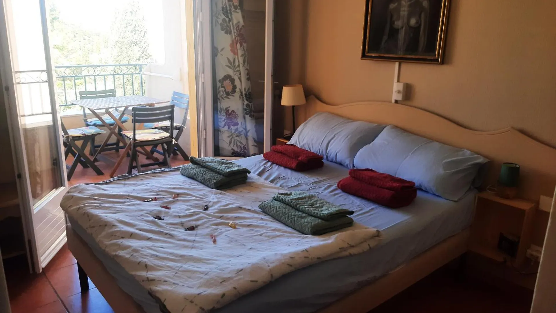 דירה רוקברון-סור-ארז'נס Appartement 4 Pers. 1 Chambre Avec Piscine