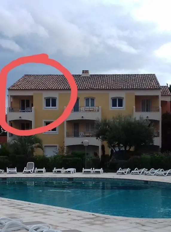 רוקברון-סור-ארז'נס Appartement 4 Pers. 1 Chambre Avec Piscine דירה